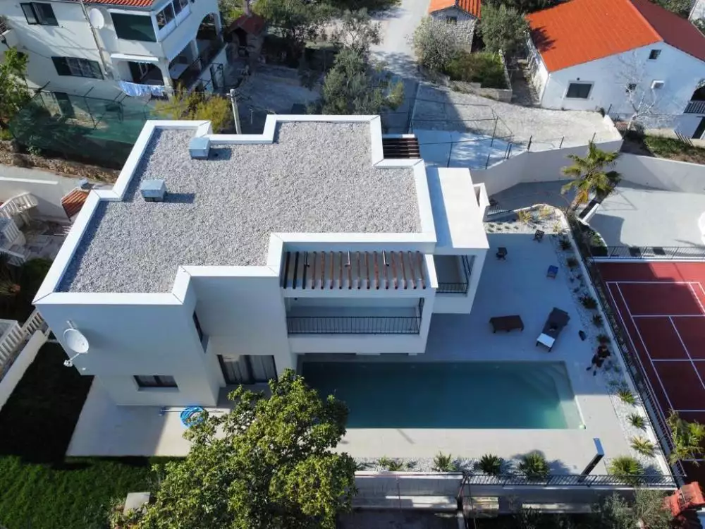 Villa 240m² in Croatia, Ciovo. Priced at 1350000€ rent photo-16