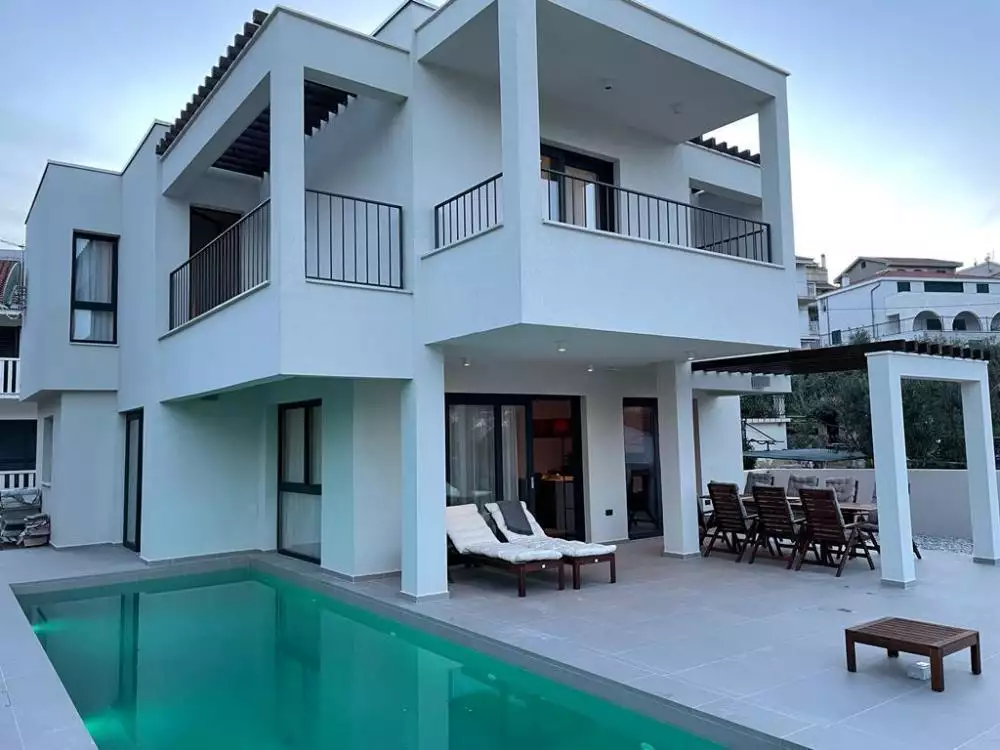 Villa 240m² in Croatia, Ciovo. Priced at 1350000€ rent photo-18
