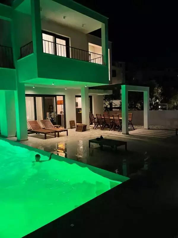 Villa 240m² in Croatia, Ciovo. Priced at 1350000€ rent photo-21