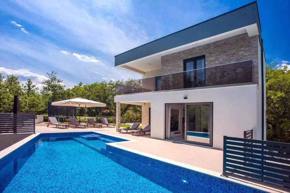 Villa 250m² in Croatia, Omis. Priced at 1500000€ rent photo-2