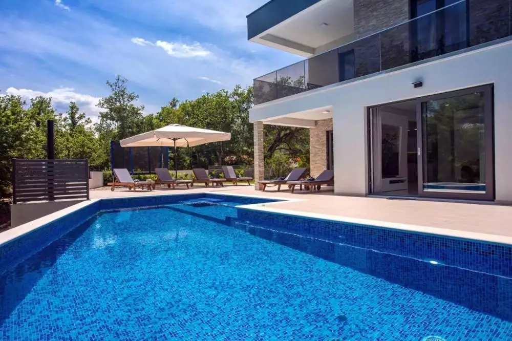 Villa 250m² in Croatia, Omis. Priced at 1500000€ rent photo-4