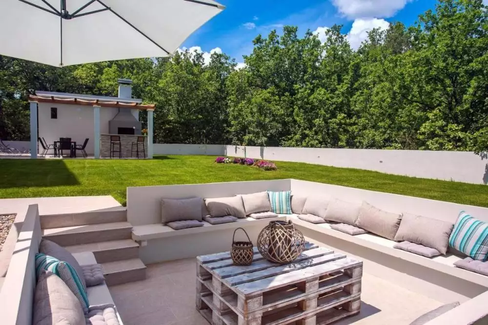 Villa 250m² in Croatia, Omis. Priced at 1500000€ rent photo-13