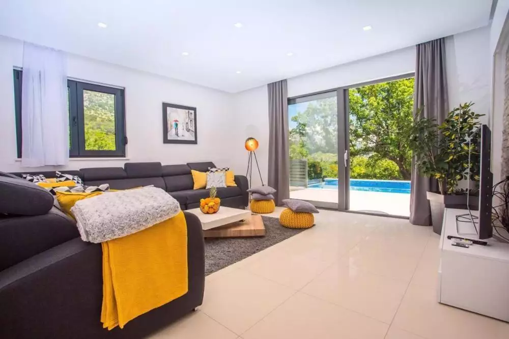 Villa 250m² in Croatia, Omis. Priced at 1500000€ rent photo-14