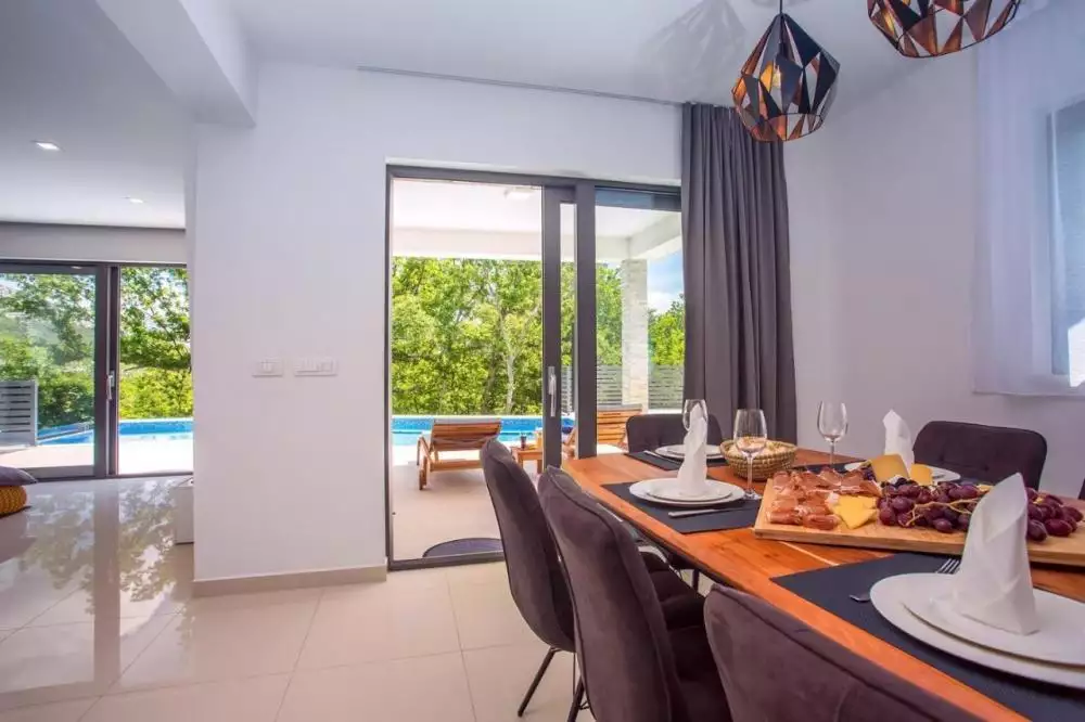 Villa 250m² in Croatia, Omis. Priced at 1500000€ rent photo-15