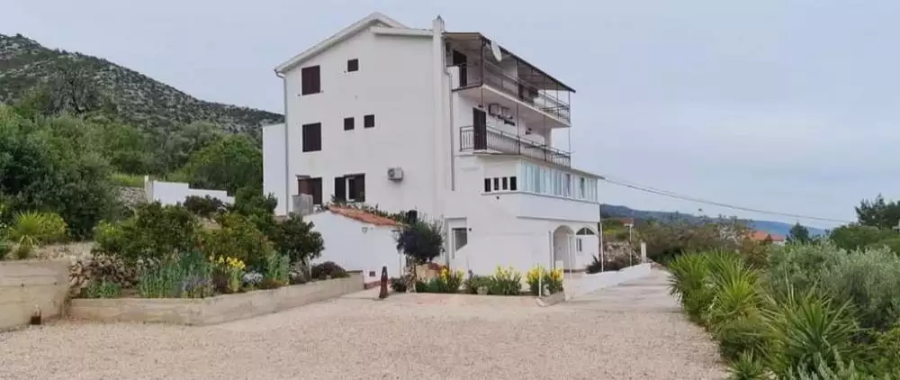 Hotels 583m² in Croatia, Zavala. Priced at 879000€ rent photo-6