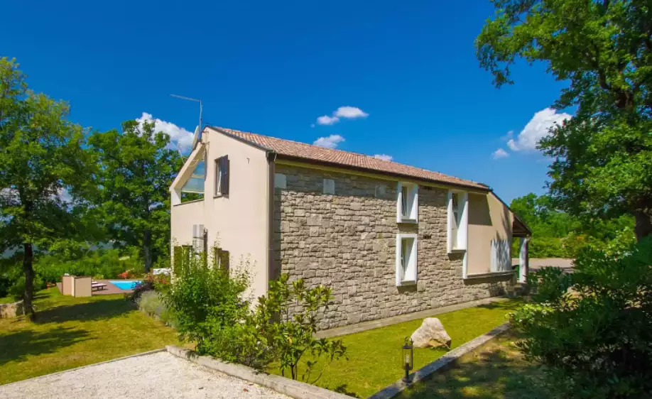 Villa 285m² in Croatia, Buzet. Priced at 630000€ rent photo-7