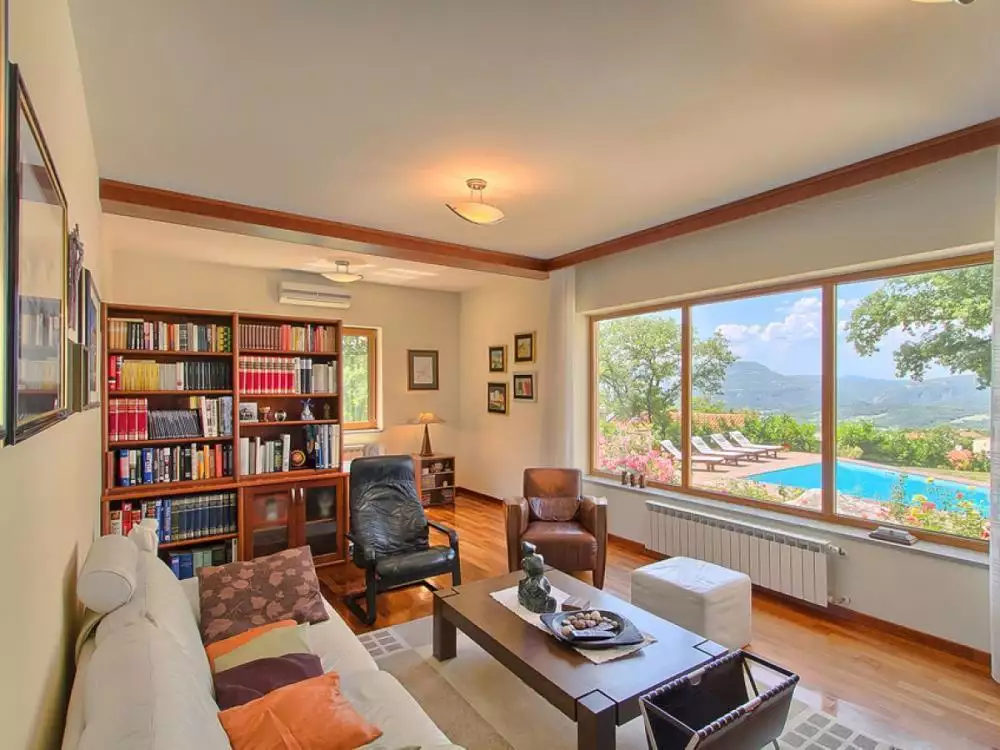 Villa 285m² in Croatia, Buzet. Priced at 630000€ rent photo-10