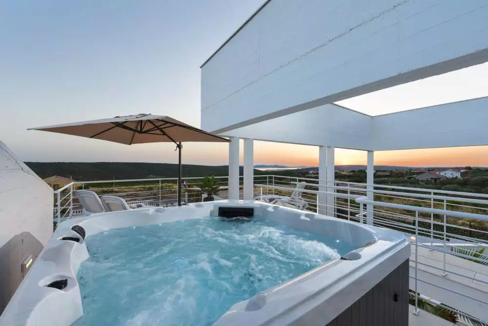 Villa 200m² in Croatia, Zadar. Priced at 1350000€ rent photo-3