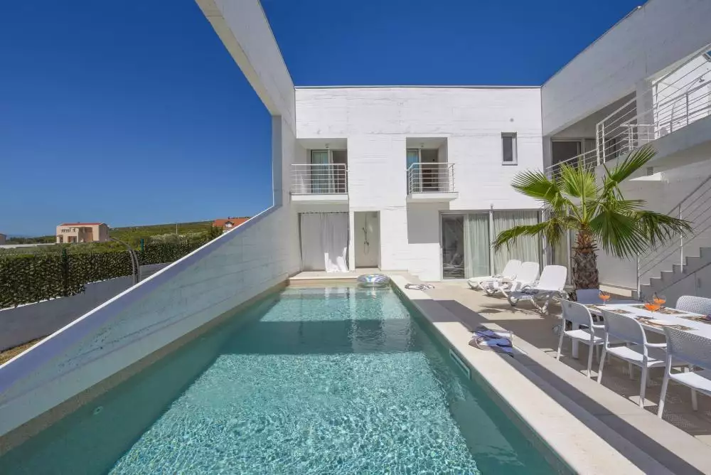 Villa 200m² in Croatia, Zadar. Priced at 1350000€ rent photo-4