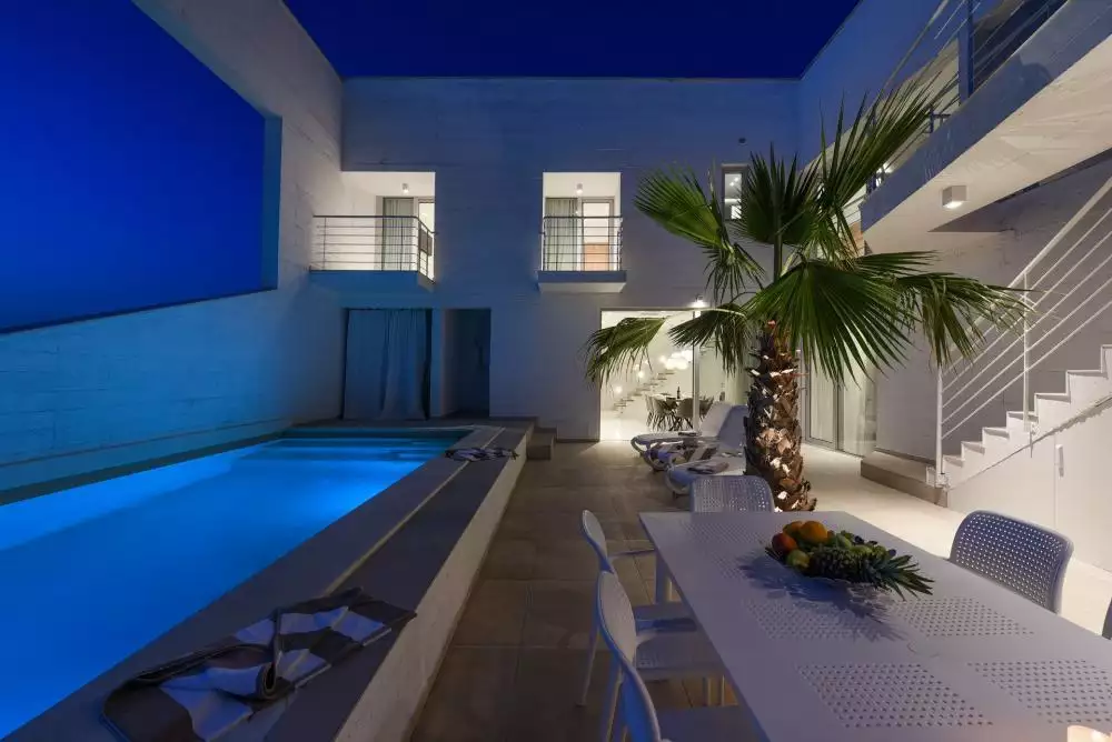 Villa 200m² in Croatia, Zadar. Priced at 1350000€ rent photo-24