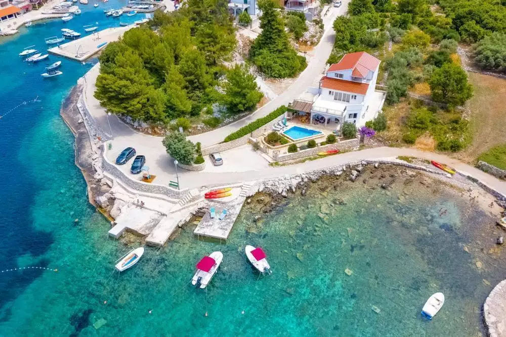 Villa 460m² in Croatia, Korcula. Priced at 1600000€ rent photo-2