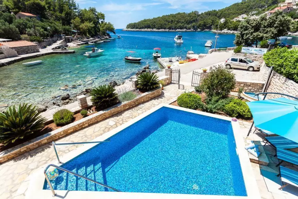 Villa 460m² in Croatia, Korcula. Priced at 1600000€ rent photo-4