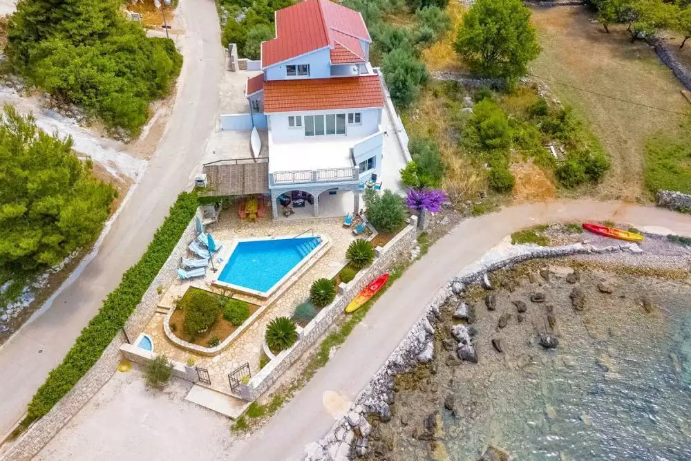 Villa 460m² in Croatia, Korcula. Priced at 1600000€ rent photo-8