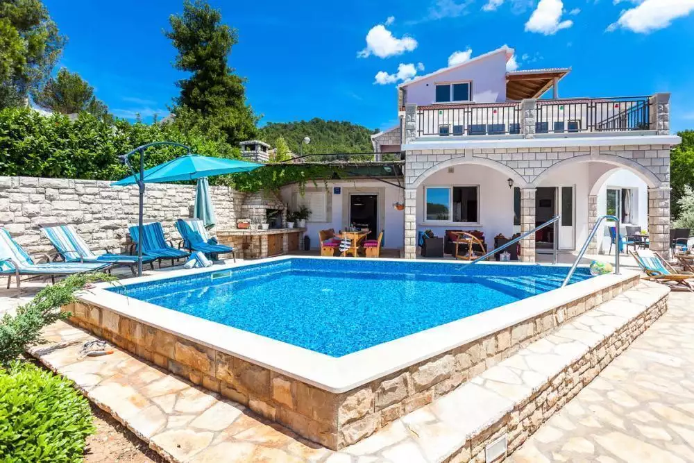 Villa 460m² in Croatia, Korcula. Priced at 1600000€ rent photo-11