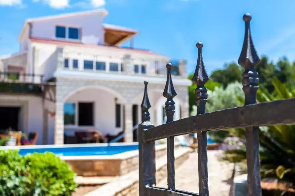 Villa 460m² in Croatia, Korcula. Priced at 1600000€ rent photo-12