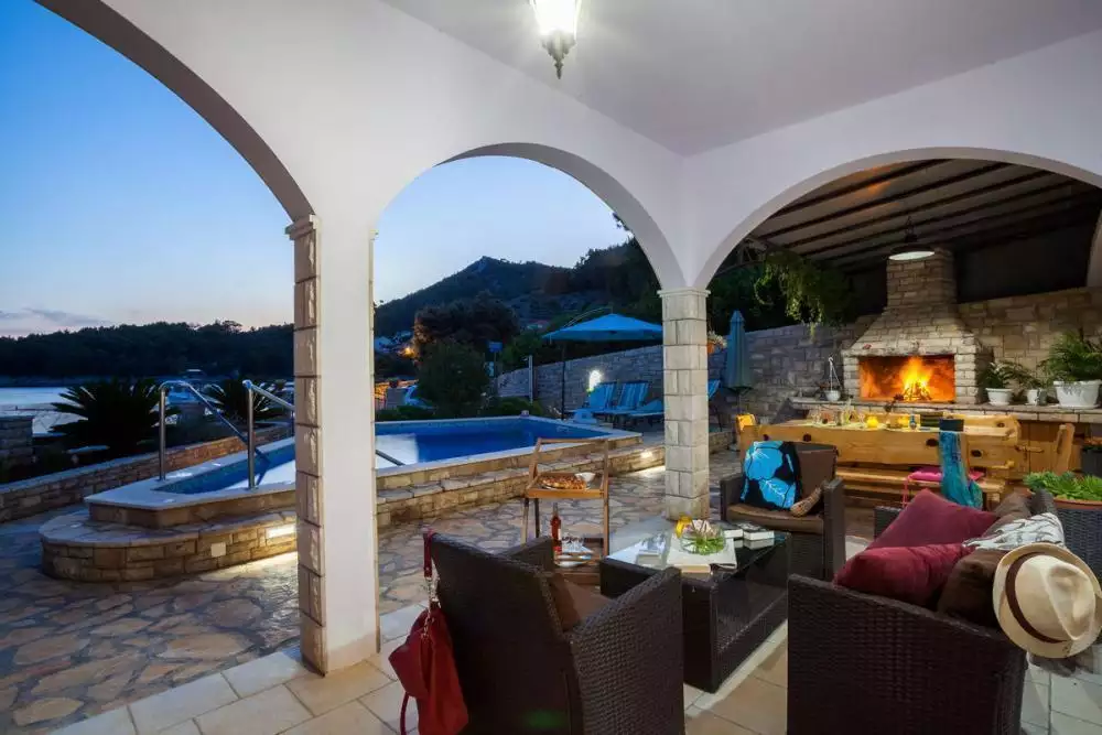 Villa 460m² in Croatia, Korcula. Priced at 1600000€ rent photo-14