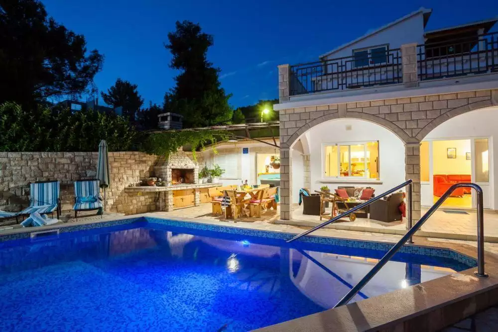 Villa 460m² in Croatia, Korcula. Priced at 1600000€ rent photo-23