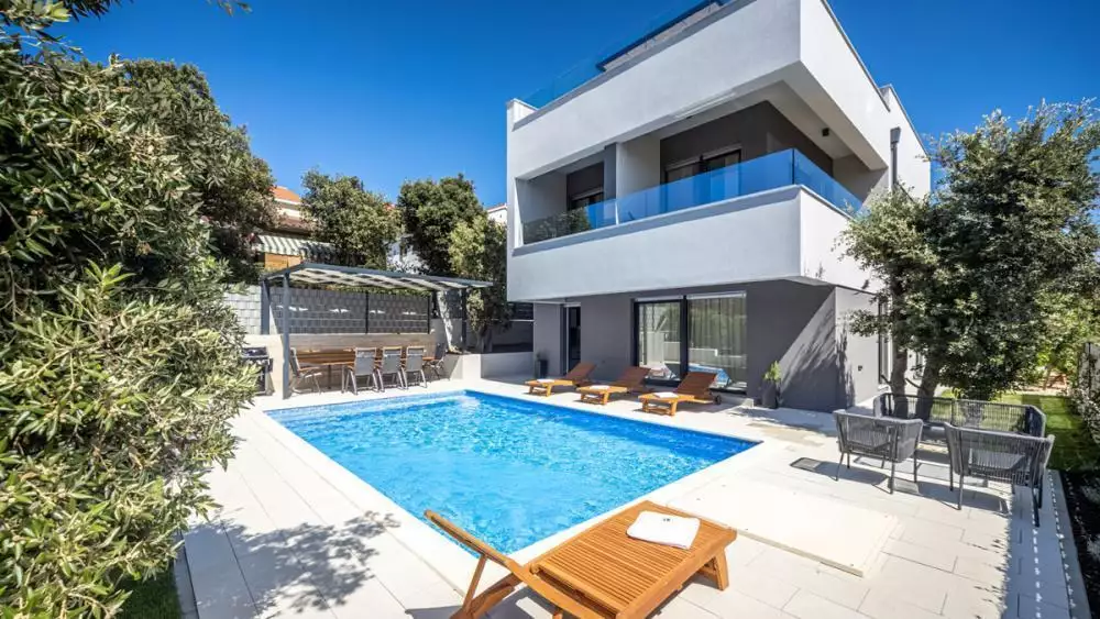 Villa 230m² in Croatia, Zadar. Priced at 1100000€ rent photo-4