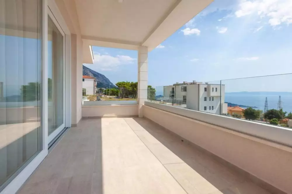 Villa 300m² in Croatia, Makarska. Priced at 880000€ rent photo-7