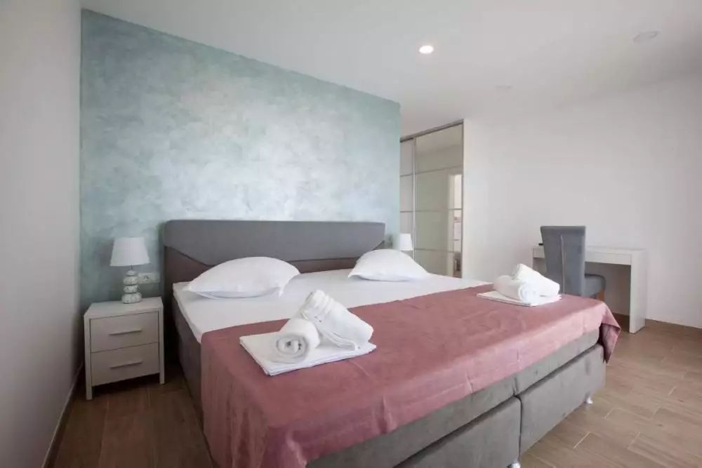 Villa 300m² in Croatia, Makarska. Priced at 880000€ rent photo-14
