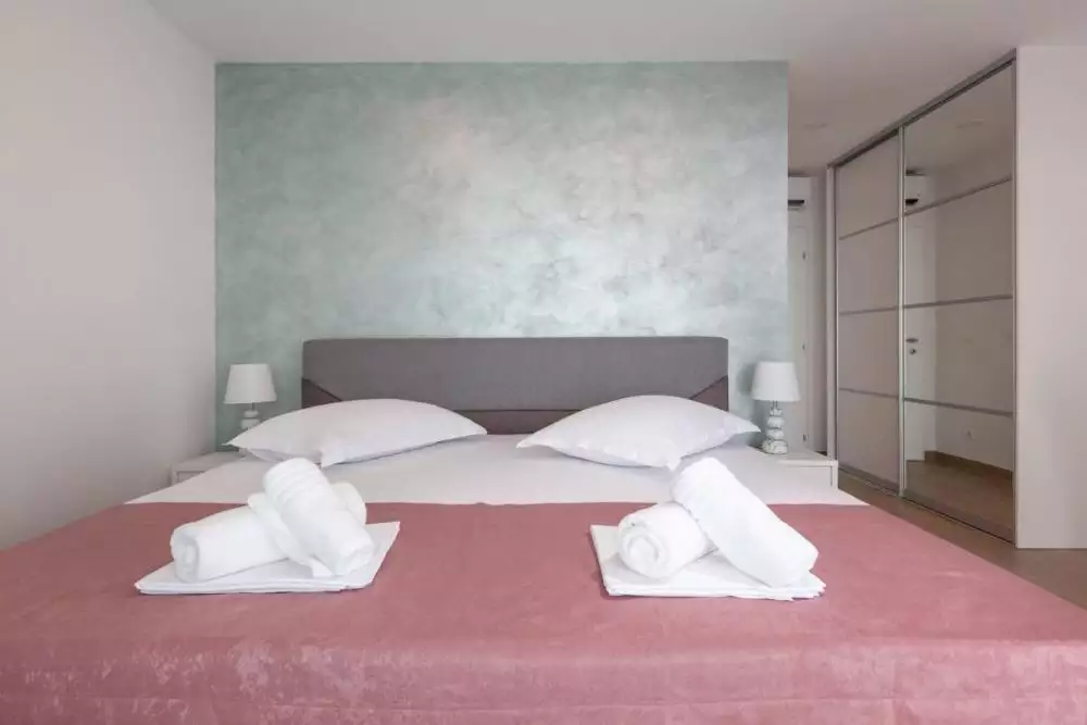 Villa 300m² in Croatia, Makarska. Priced at 880000€ rent photo-15