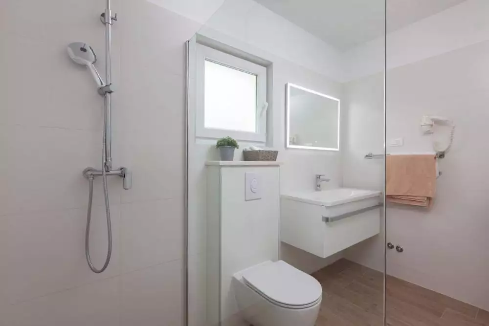 Villa 300m² in Croatia, Makarska. Priced at 880000€ rent photo-21