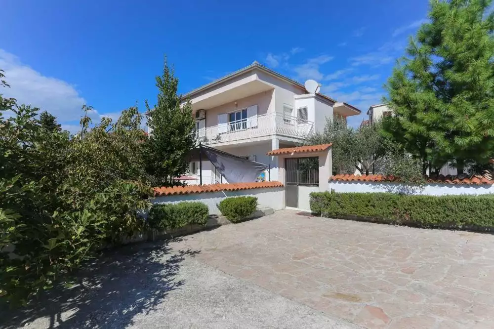 Villa 310m² in Croatia, Ciovo. Priced at 1100000€ rent photo-1