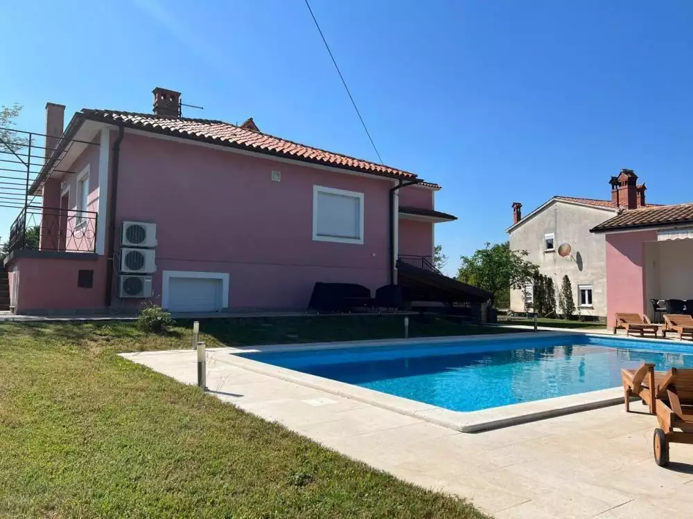 Villa 320m² in Croatia, Labin. Priced at 560000€ rent photo-2