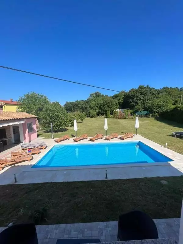 Villa 320m² in Croatia, Labin. Priced at 560000€ rent photo-12