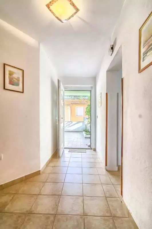 Villa 150m² in Croatia, Medulin. Priced at 580000€ rent photo-11