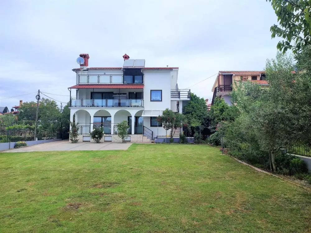 Hotels 273m² in Croatia, Medulin. Priced at 800000€ rent photo-1