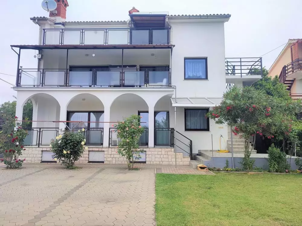 Hotels 273m² in Croatia, Medulin. Priced at 800000€ rent photo-3