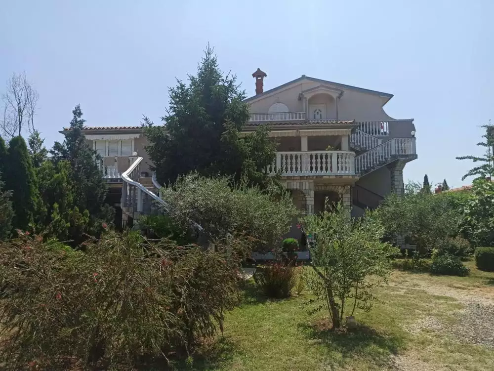 Hotels 600m² in Croatia, Medulin. Priced at 2100000€ rent photo-3