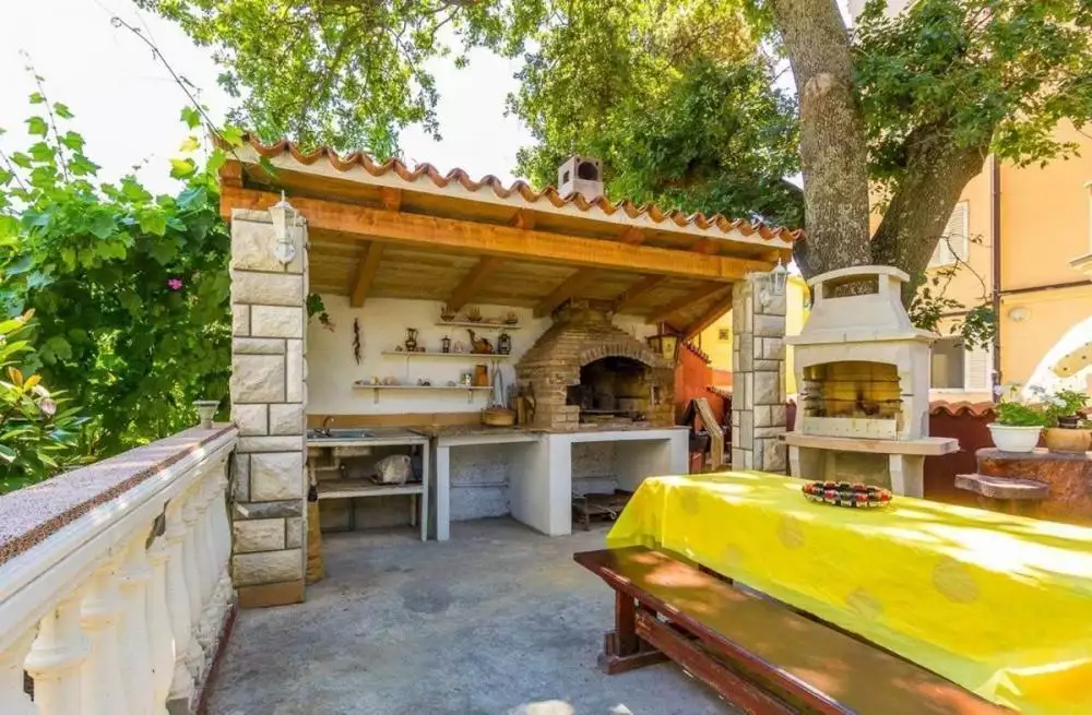 Hotels 600m² in Croatia, Medulin. Priced at 2100000€ rent photo-19
