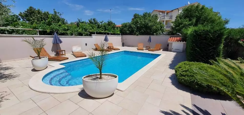 Villa 300m² in Croatia, Medulin. Priced at 832000€ rent photo-5