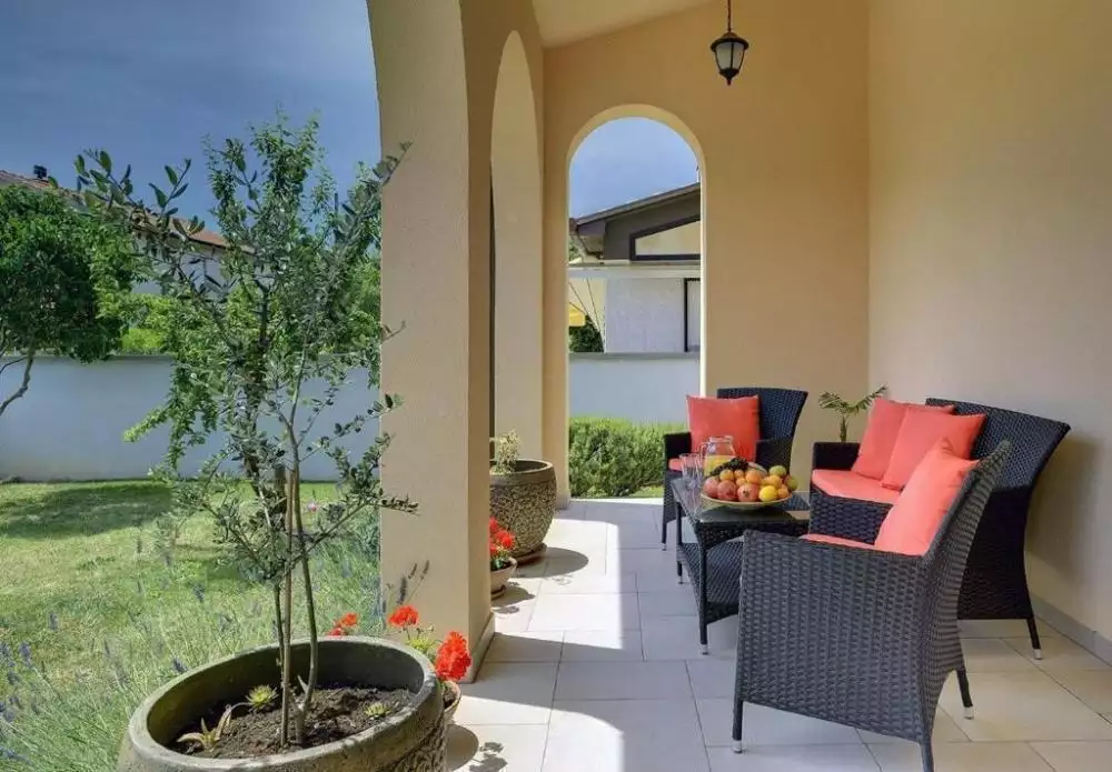 Villa 300m² in Croatia, Medulin. Priced at 832000€ rent photo-24