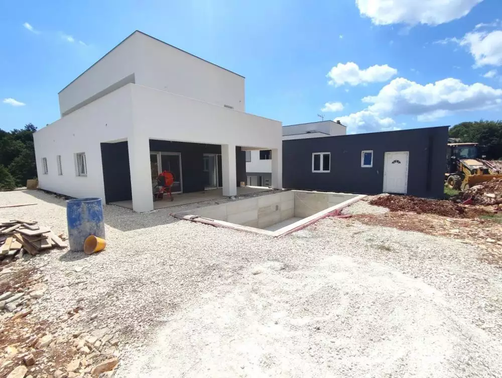 Villa 195m² in Croatia, Vodnjan. Priced at 690000€ rent photo-1