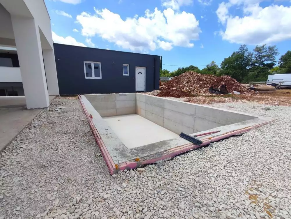 Villa 195m² in Croatia, Vodnjan. Priced at 690000€ rent photo-2