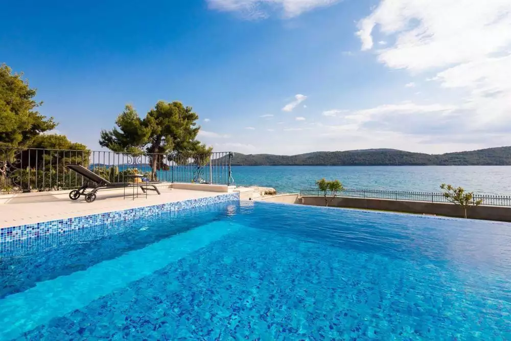 Villa 1006m² in Croatia, Sibenik. Priced at 5300000€ rent photo-1