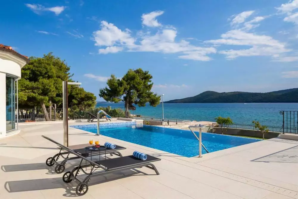 Villa 1006m² in Croatia, Sibenik. Priced at 5300000€ rent photo-5