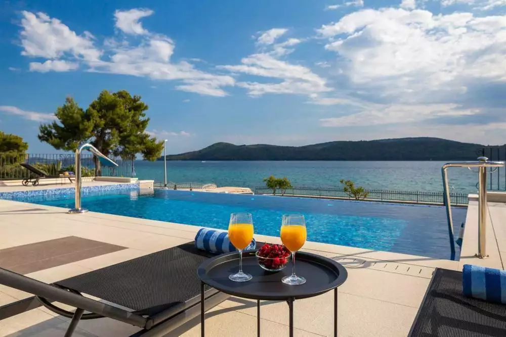 Villa 1006m² in Croatia, Sibenik. Priced at 5300000€ rent photo-6
