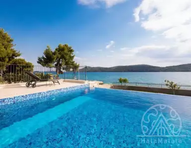 Buy in Croatia for 5300000€