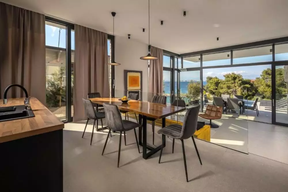 Villa 260m² in Croatia, Ugljan. Priced at 1400000€ rent photo-13