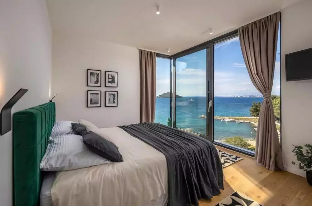 Villa 260m² in Croatia, Ugljan. Priced at 1400000€ rent photo-18