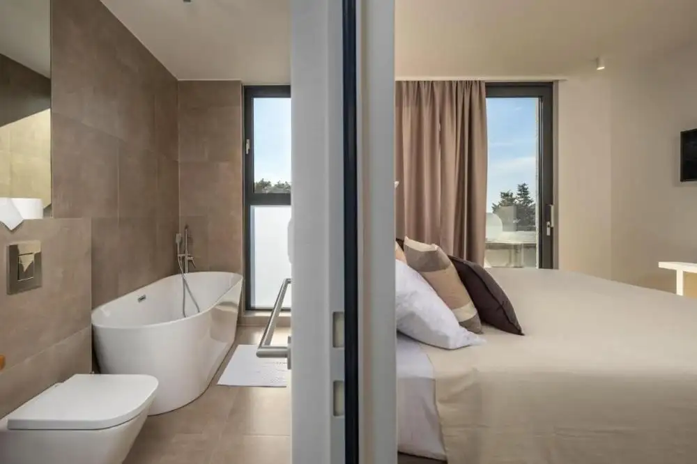 Villa 260m² in Croatia, Ugljan. Priced at 1400000€ rent photo-22