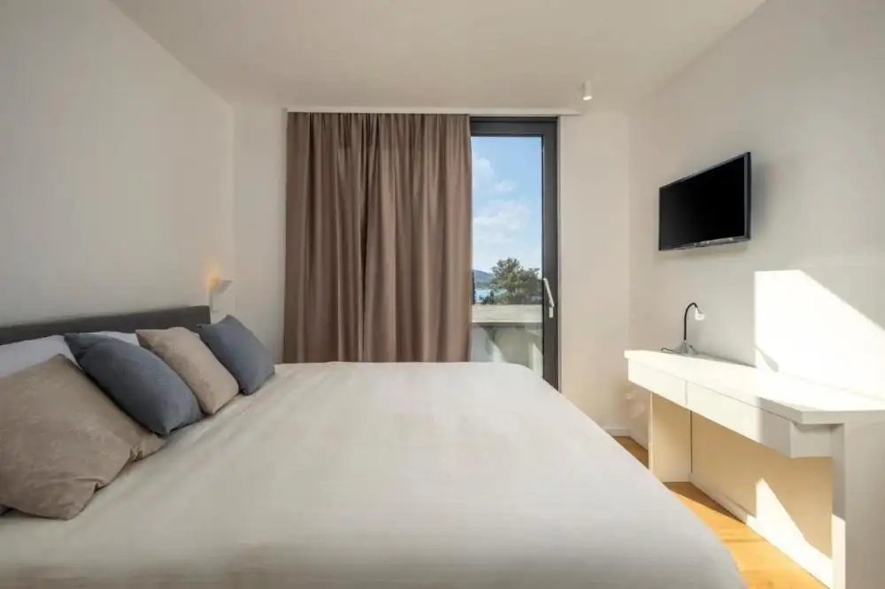 Villa 260m² in Croatia, Ugljan. Priced at 1400000€ rent photo-24