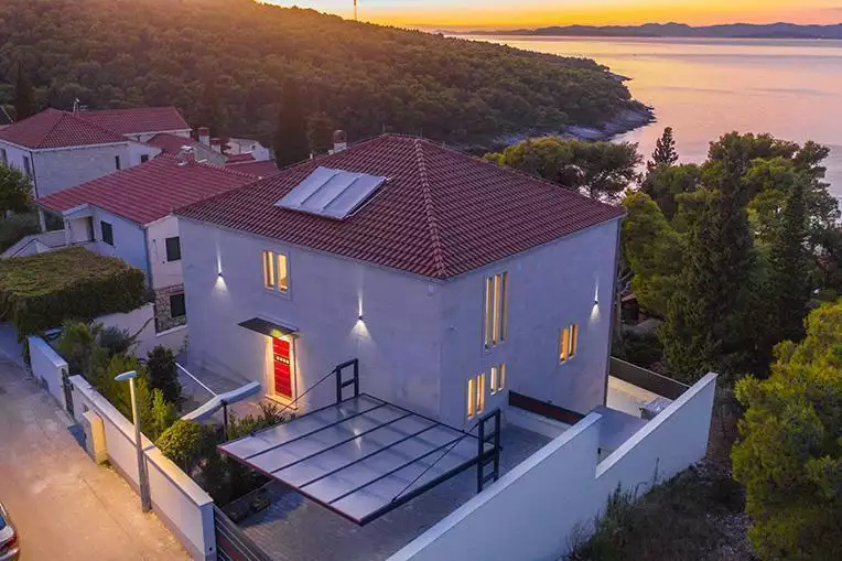 Villa 399m² in Croatia, Postira. Priced at 1600000€ rent photo-1
