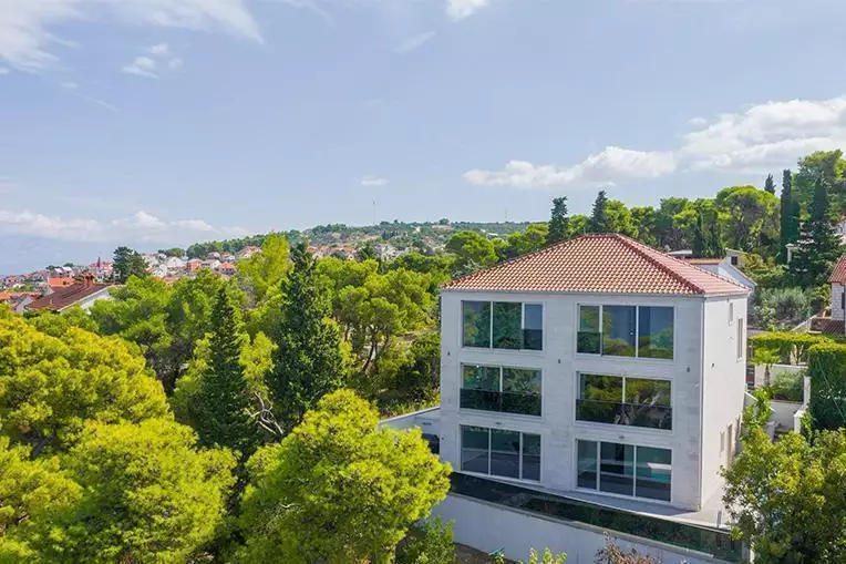 Villa 399m² in Croatia, Postira. Priced at 1600000€ rent photo-3