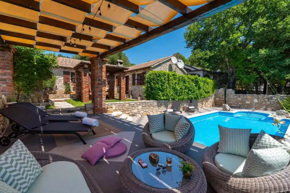 Hotels 470m² in Croatia, Posedarje. Priced at 2100000€ rent photo-3