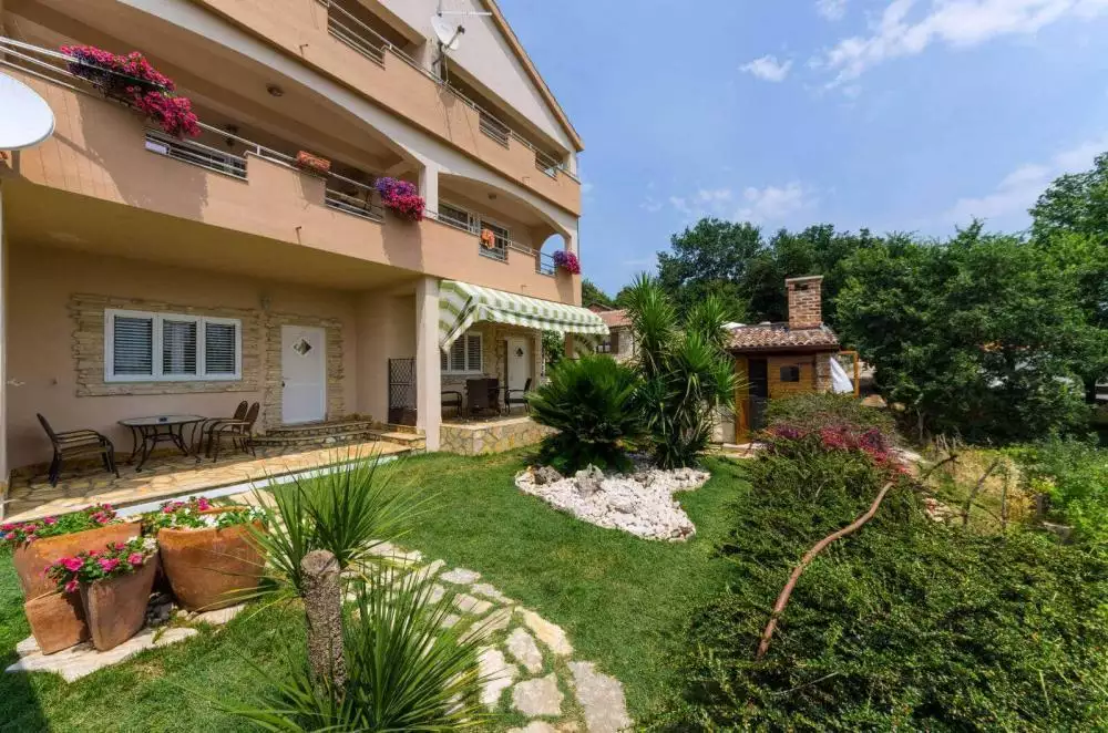 Hotels 470m² in Croatia, Posedarje. Priced at 2100000€ rent photo-5